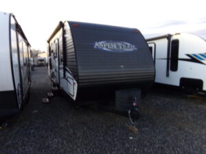 Pre Owned Travel Trailer near Taylorsville, NC.