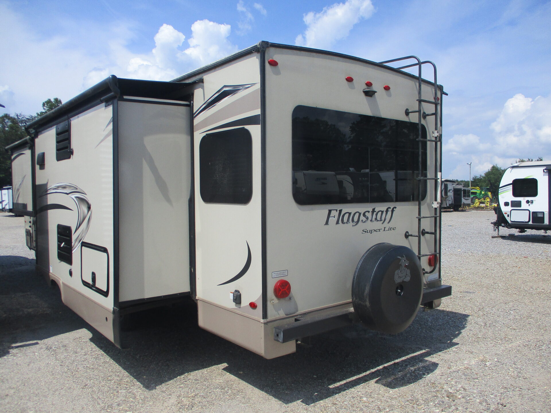 Camper Dealer of RVs within driving distance of Statesville, NC.