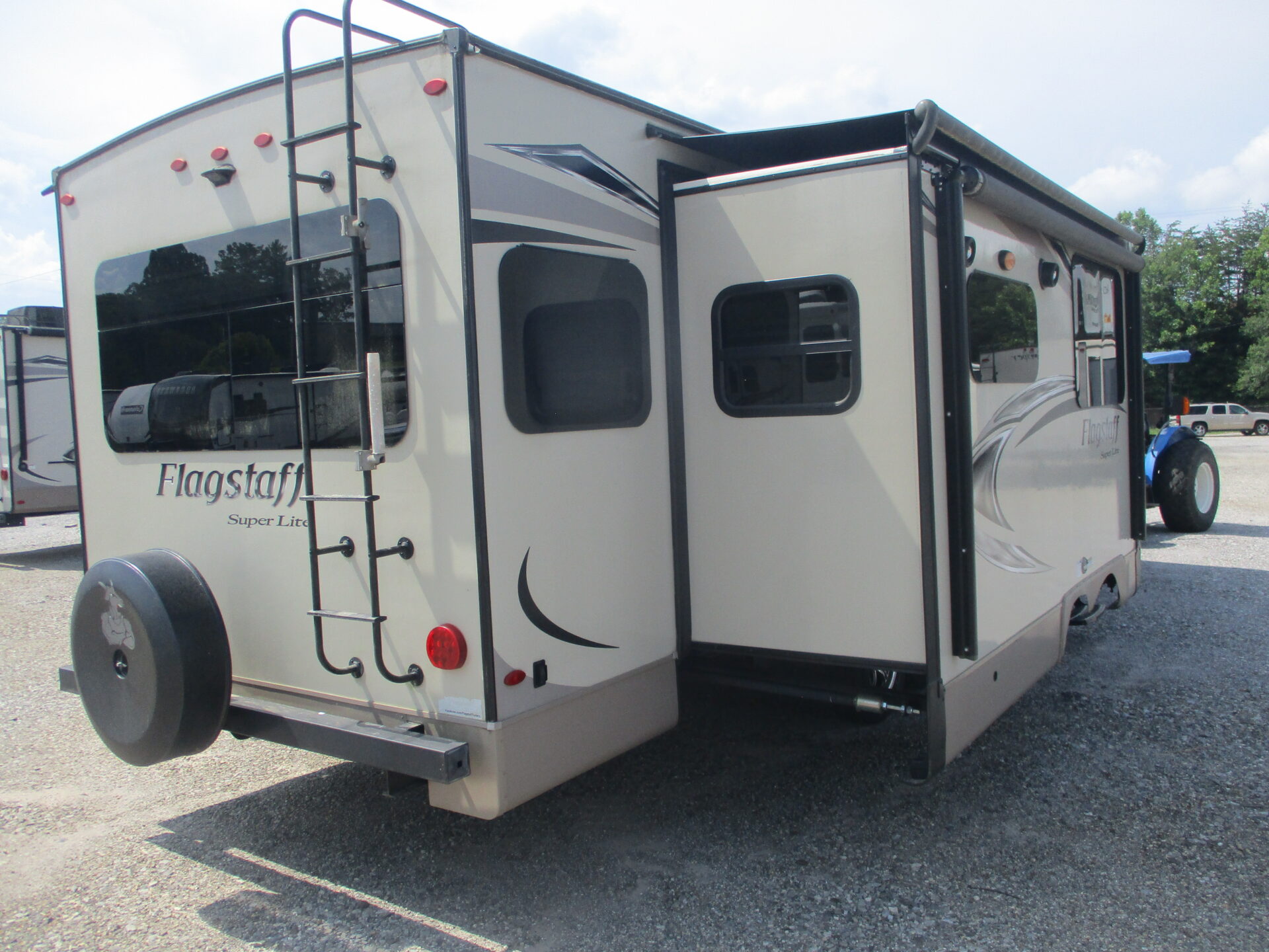 Camper Dealer of RV within driving distance of Greensboro, NC.