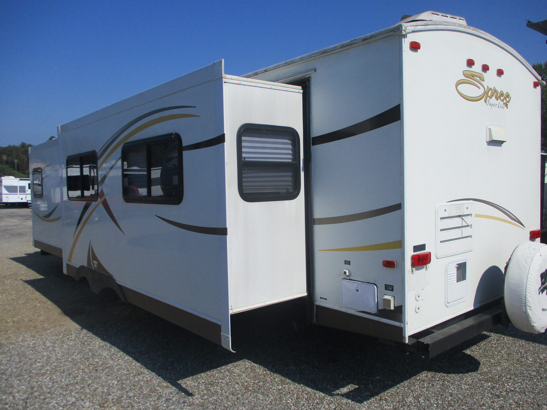 Pre Owned RV in the Yadkin Valley.