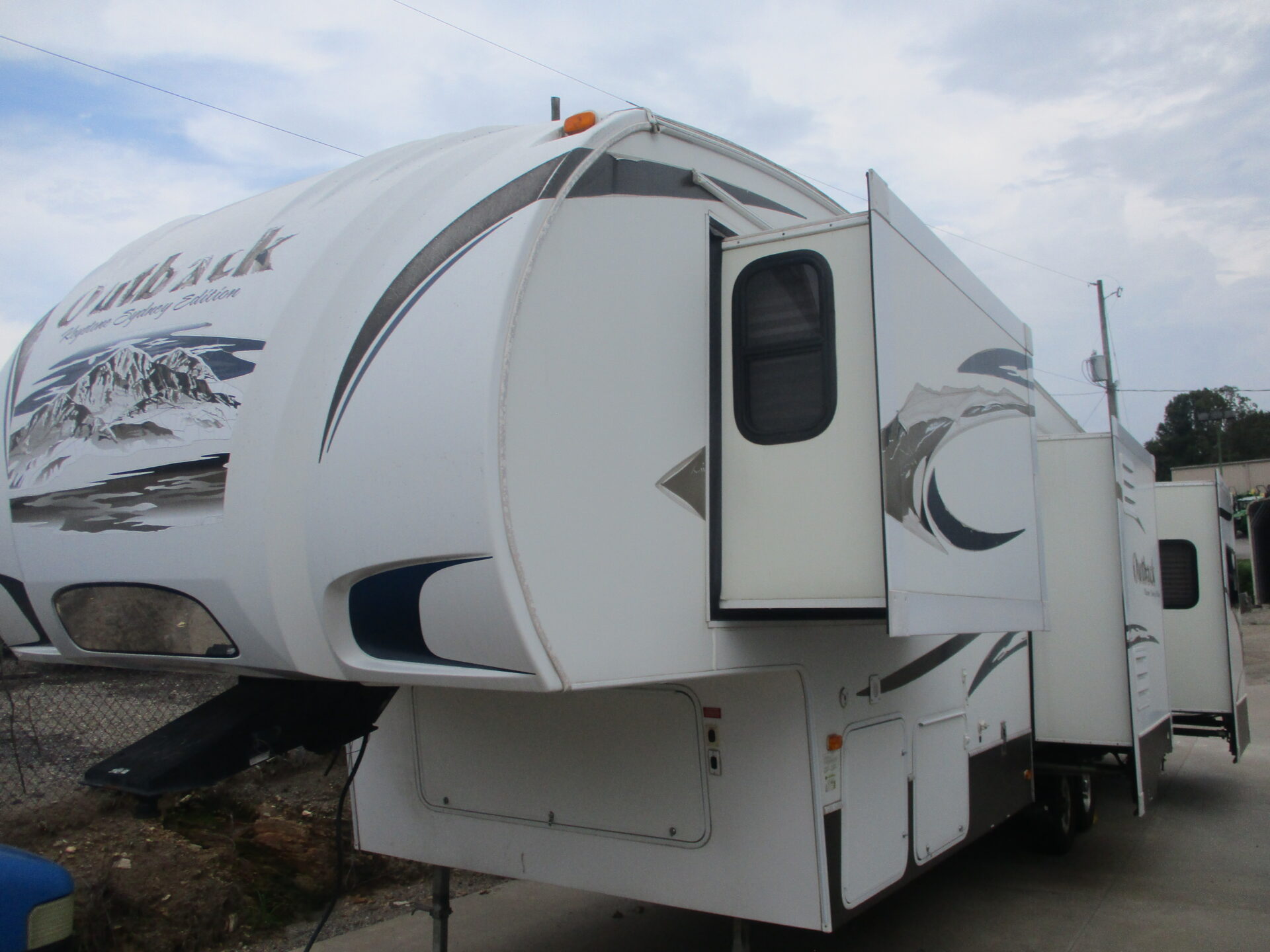 Camper Dealer of RVs within driving distance of Mooresville, NC.