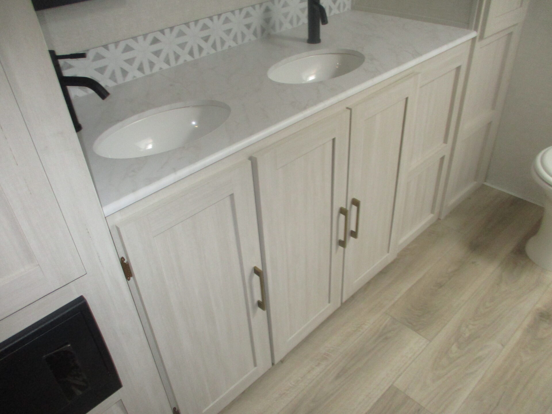 Camper Dealer of Travel Trailer within driving distance of Mooresville, NC.