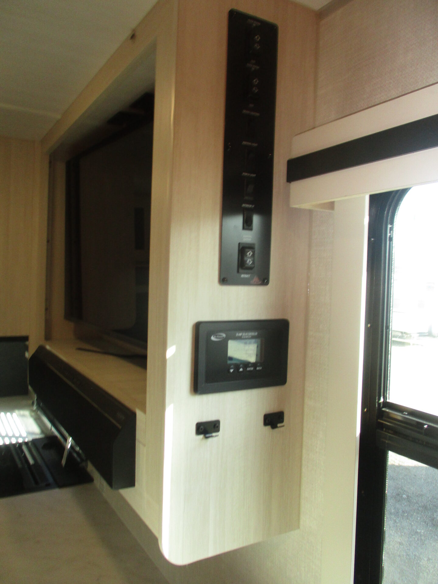 Camper Dealer of Travel Trailer within driving distance of Yadkinville, NC.