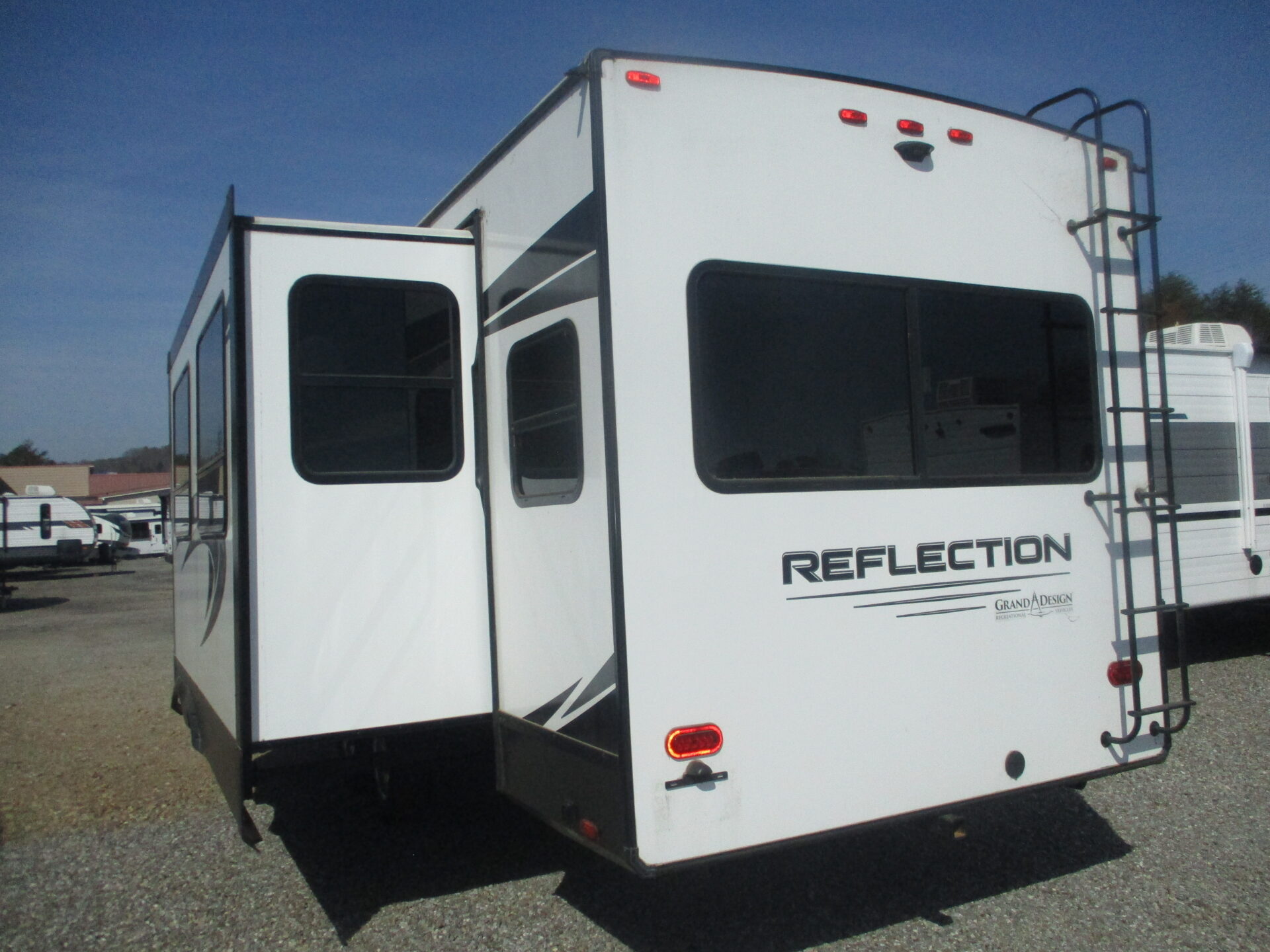 Pre Owned Travel Trailer near Sparta NC.