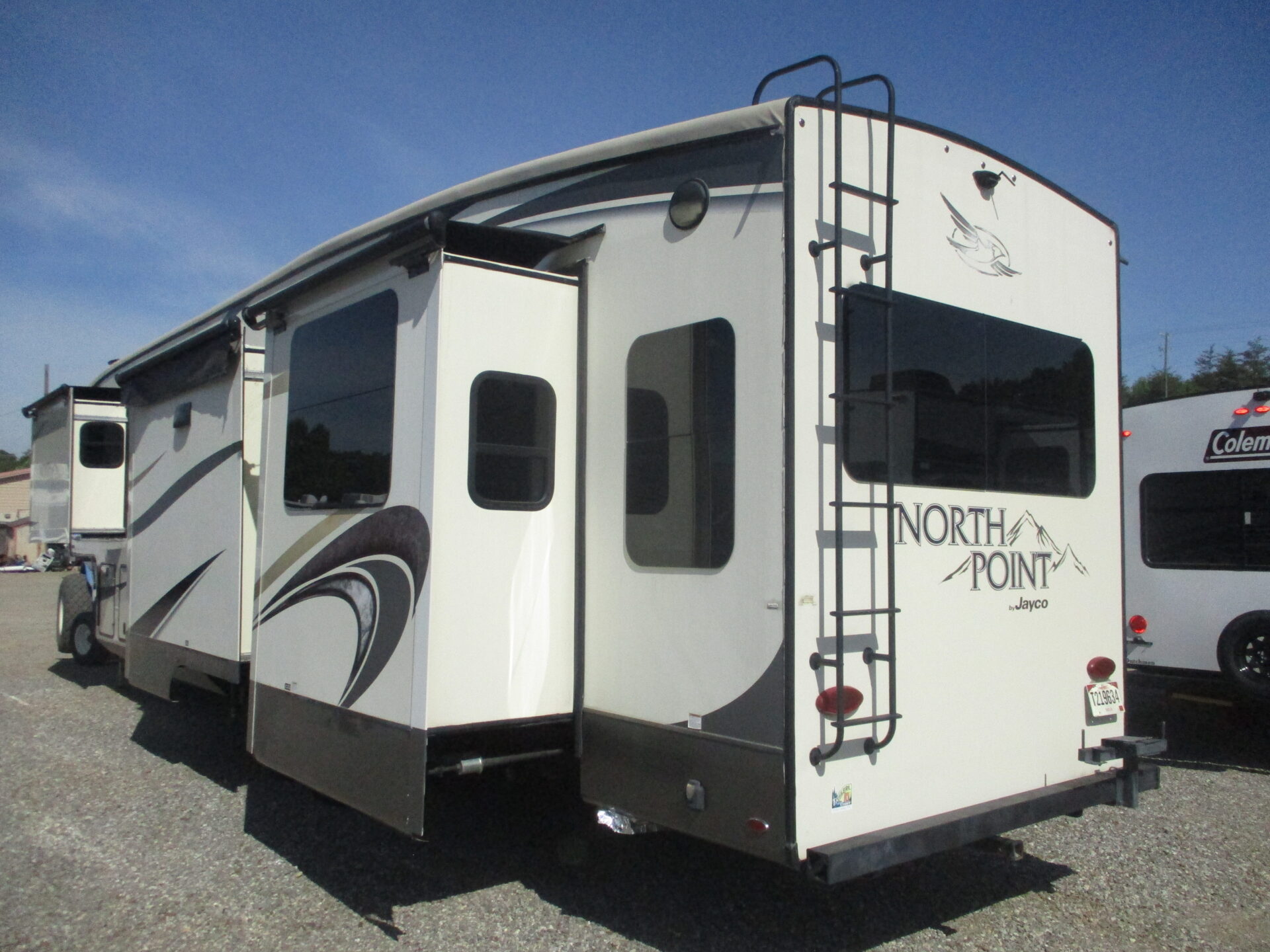 Camper Dealer of 5th Wheel Camper near Statesville, NC.