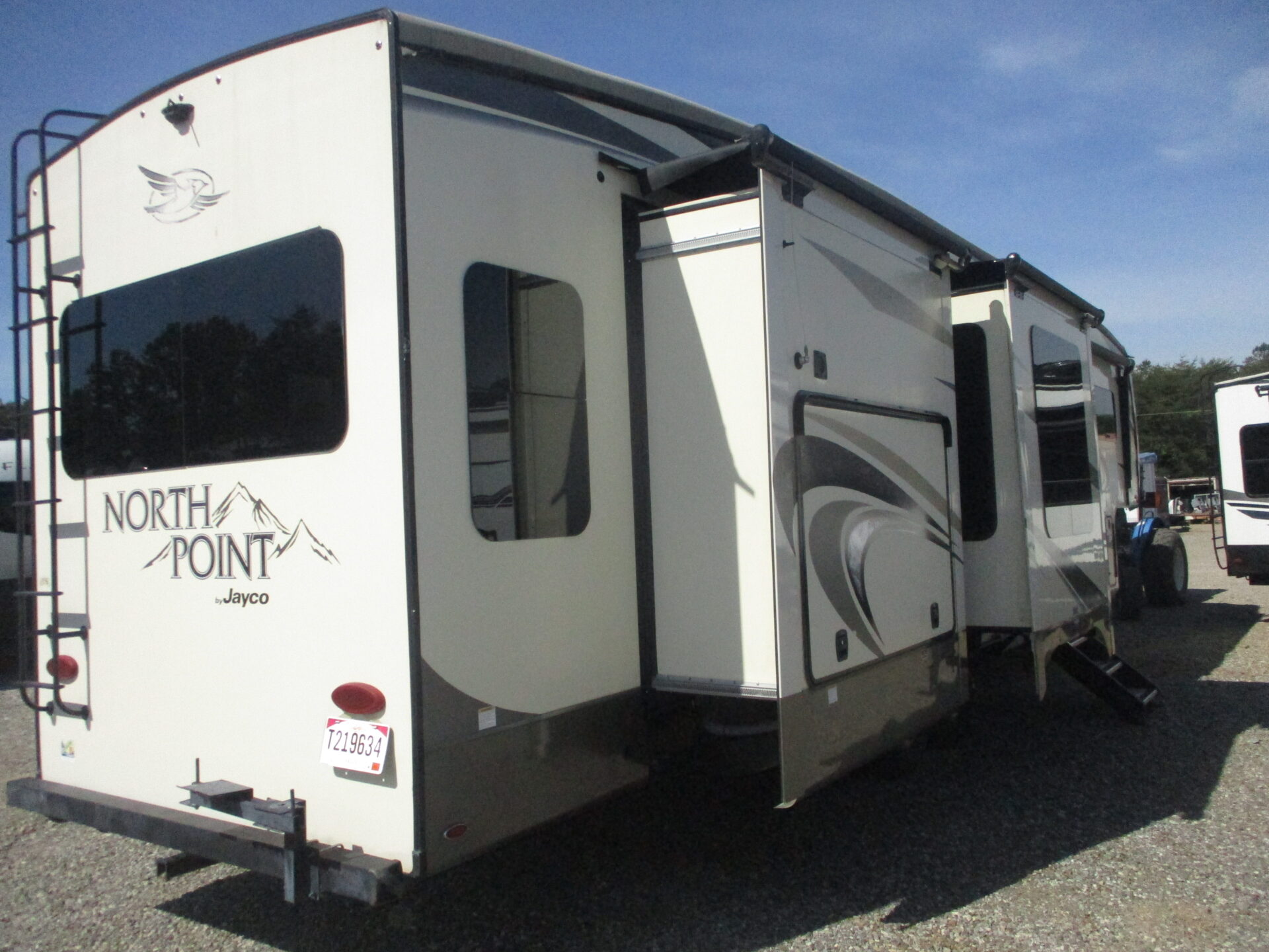 Camper Dealer of Fifth Wheel Campers near Statesville, NC.