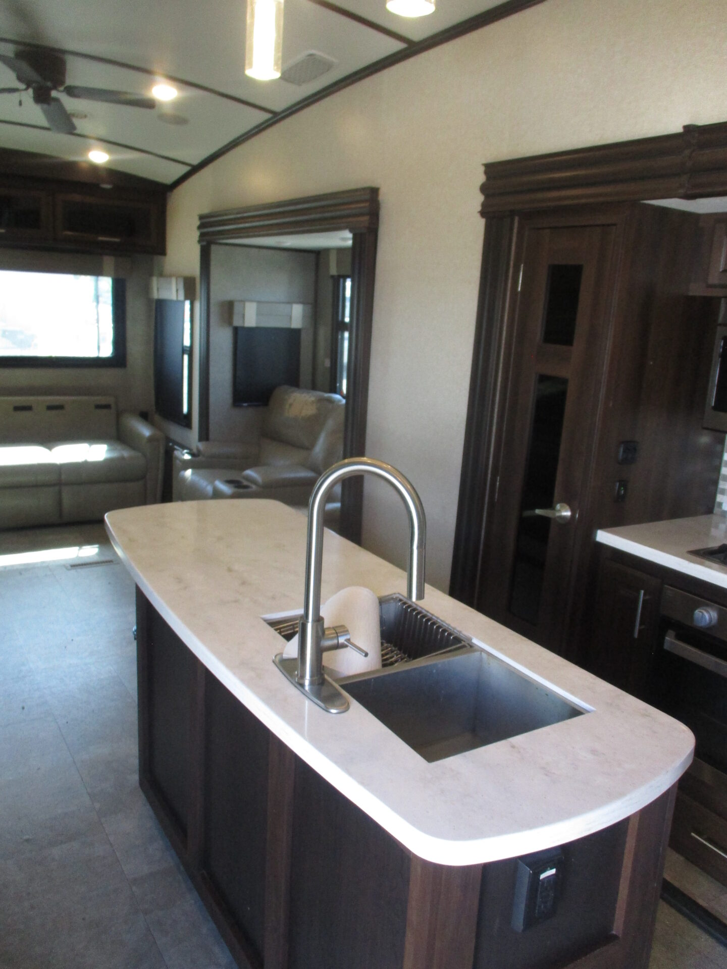 Camper Dealer of 5th Wheel Camper within driving distance of Boone, NC.
