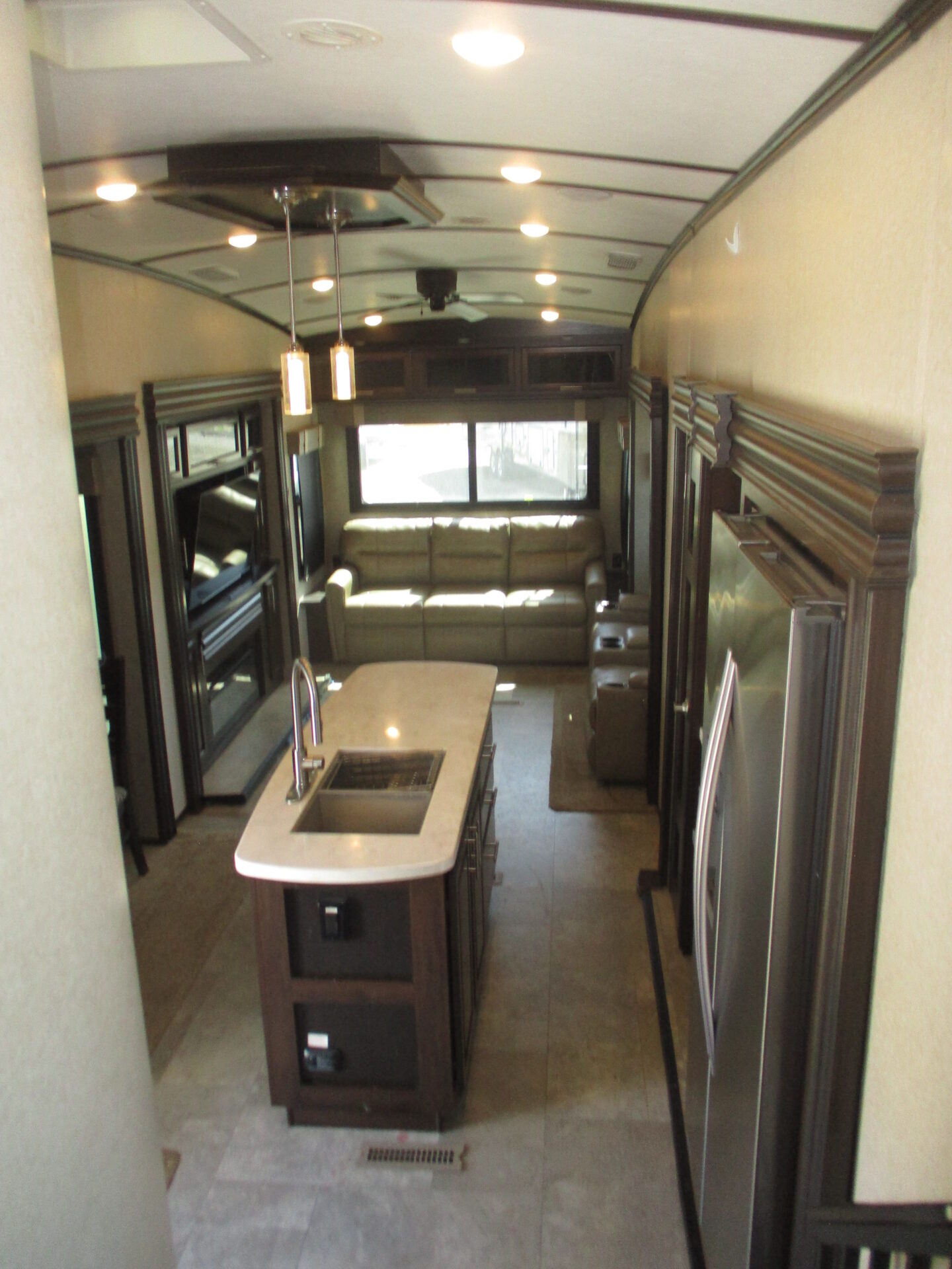 Camper Dealer of Fifth Wheel Campers within driving distance of Statesville, NC.