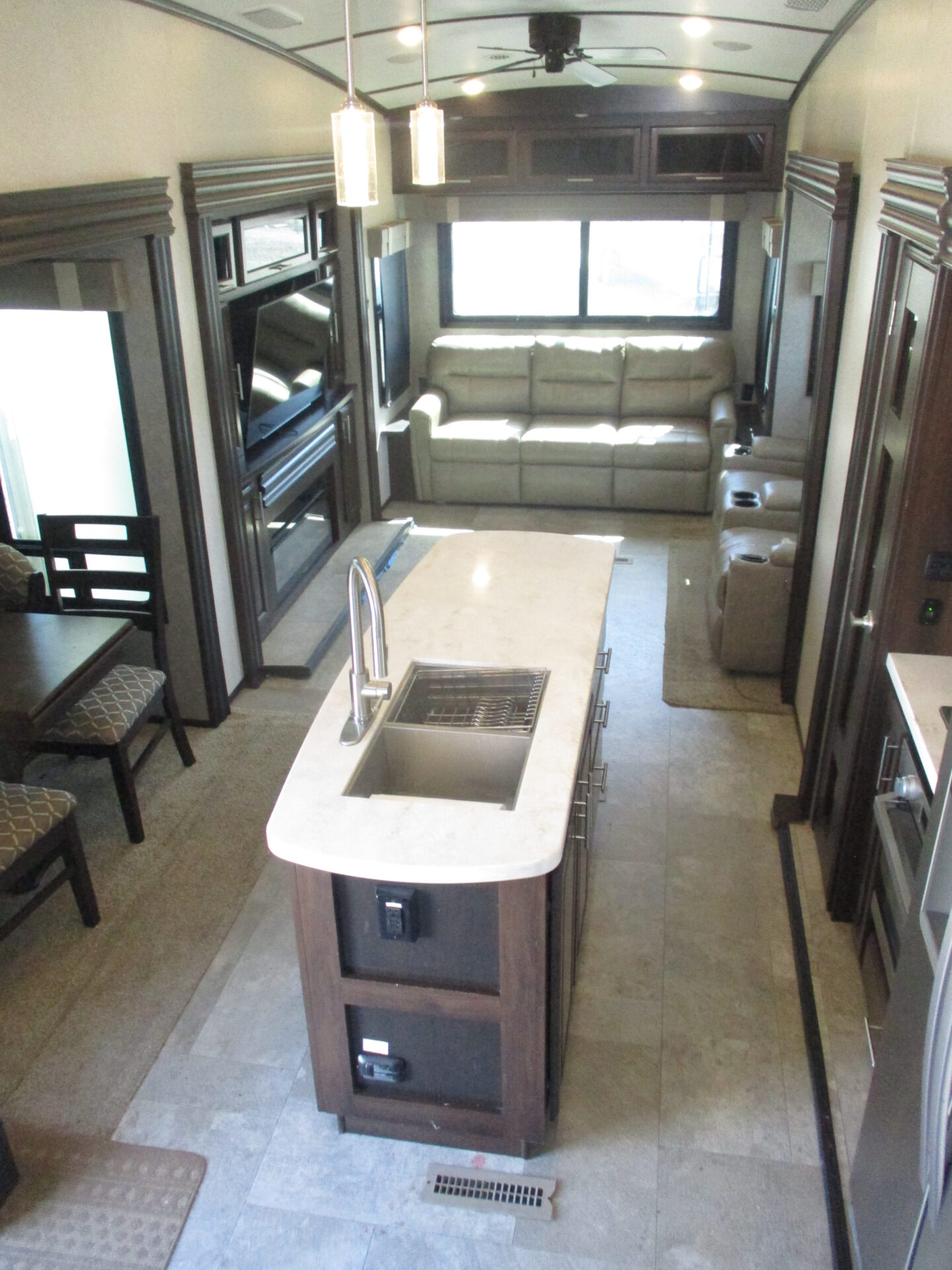 Camper Dealer of Fifth Wheel Campers within driving distance of Sparta, NC.