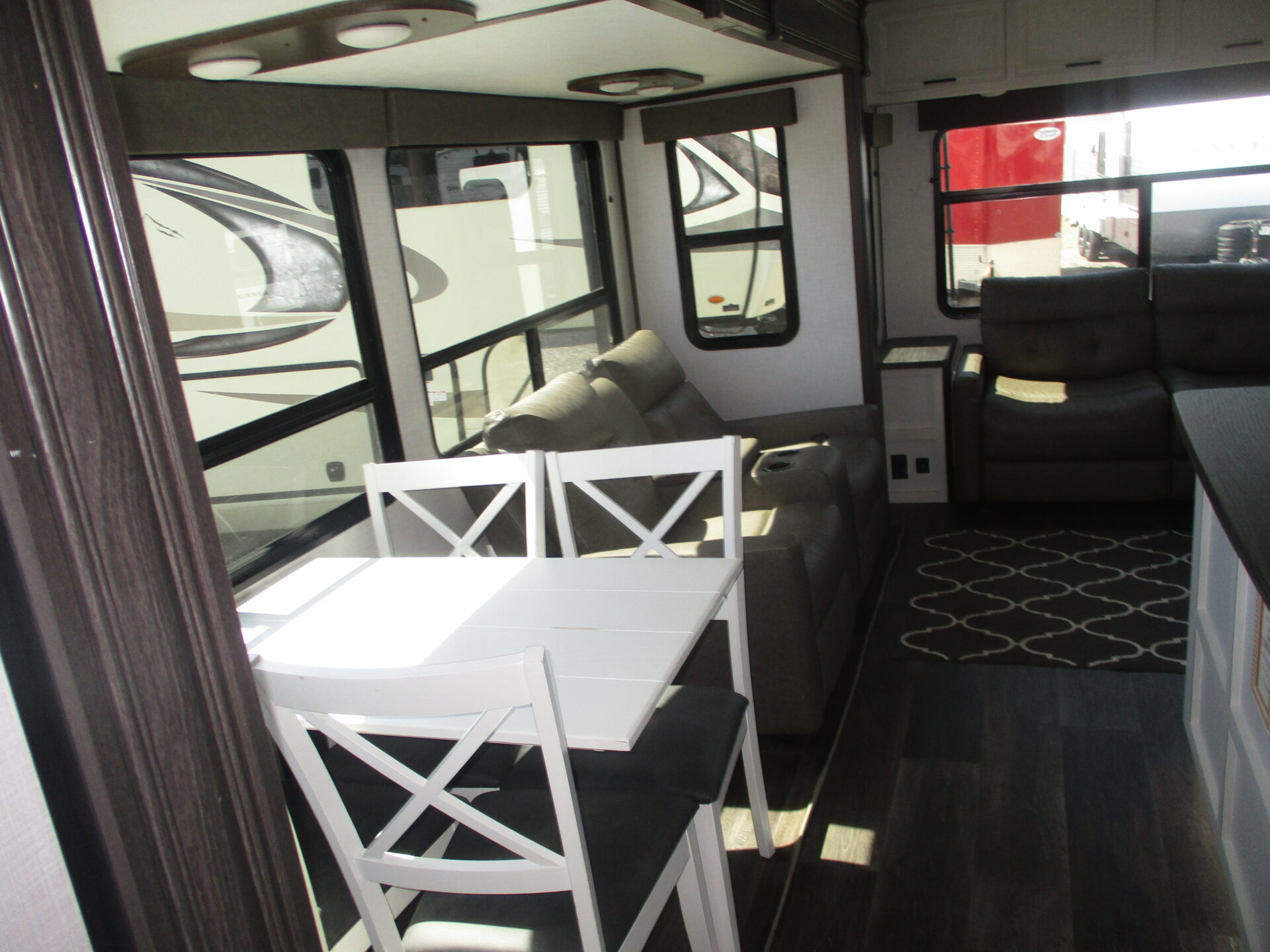 Camper Dealer of 5th Wheel Camper within driving distance of the Blue Ridge Parkway.