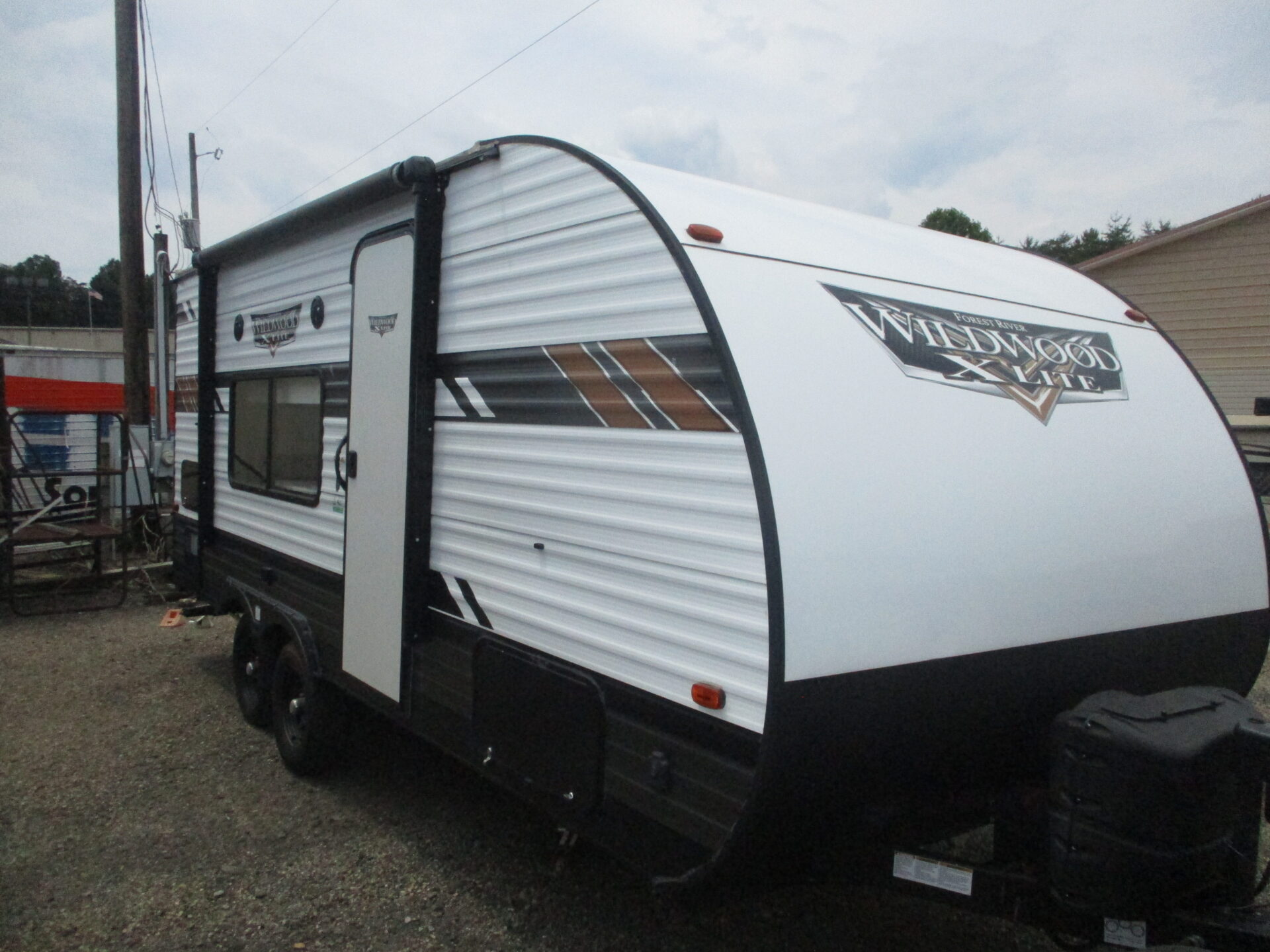 Camper Dealer of Travel Trailer near Sparta NC.