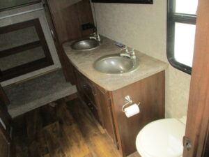 Camper Dealer of 5th Wheel Camper near Taylorsville, NC.
