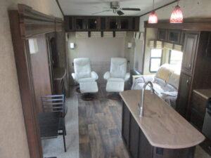Camper Dealer of 5th Wheel Camper within driving distance of Mooresville, NC.